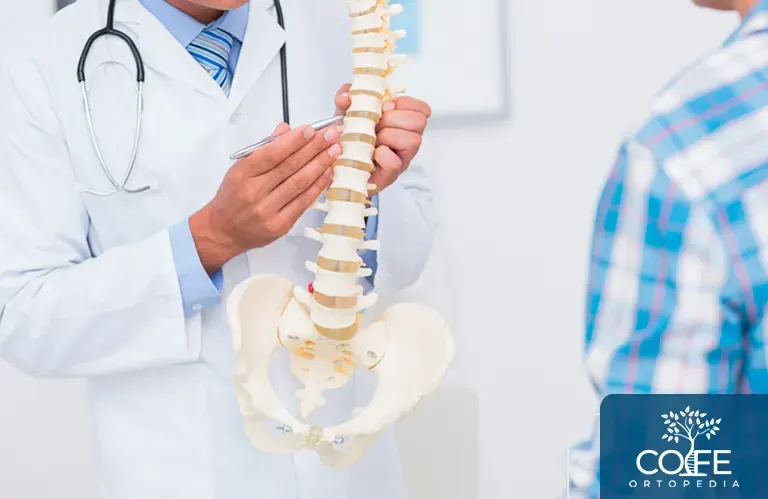 Ortopedista especialista em coluna: o que ele faz e como pode melhorar sua qualidade de vida