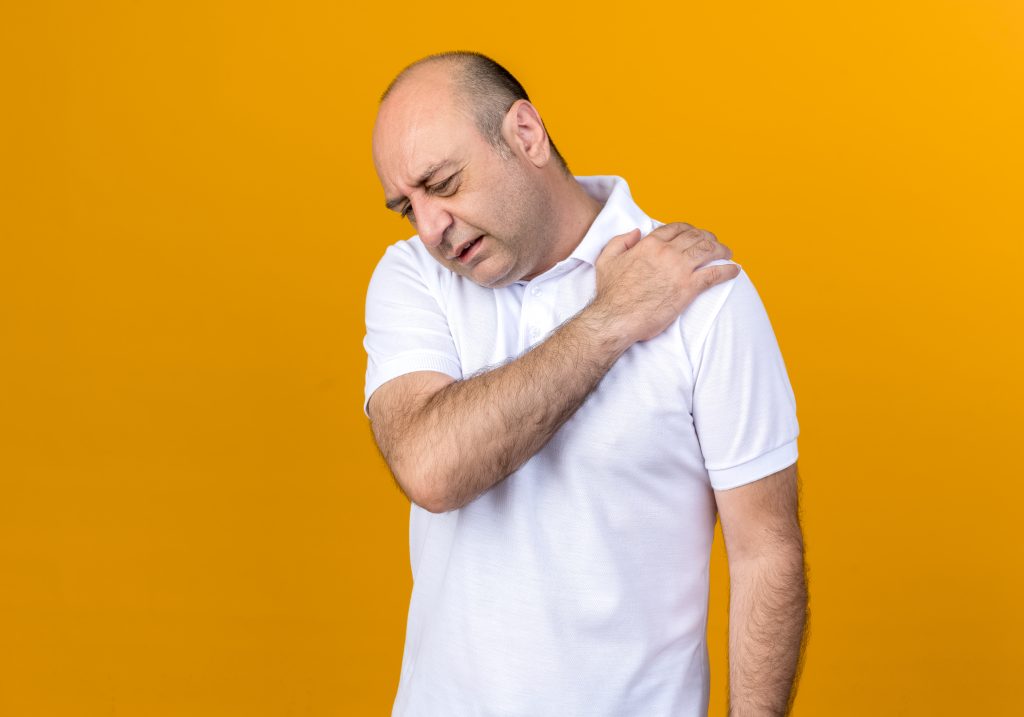 O que causa tendinite no ombro? Entenda para prevenir