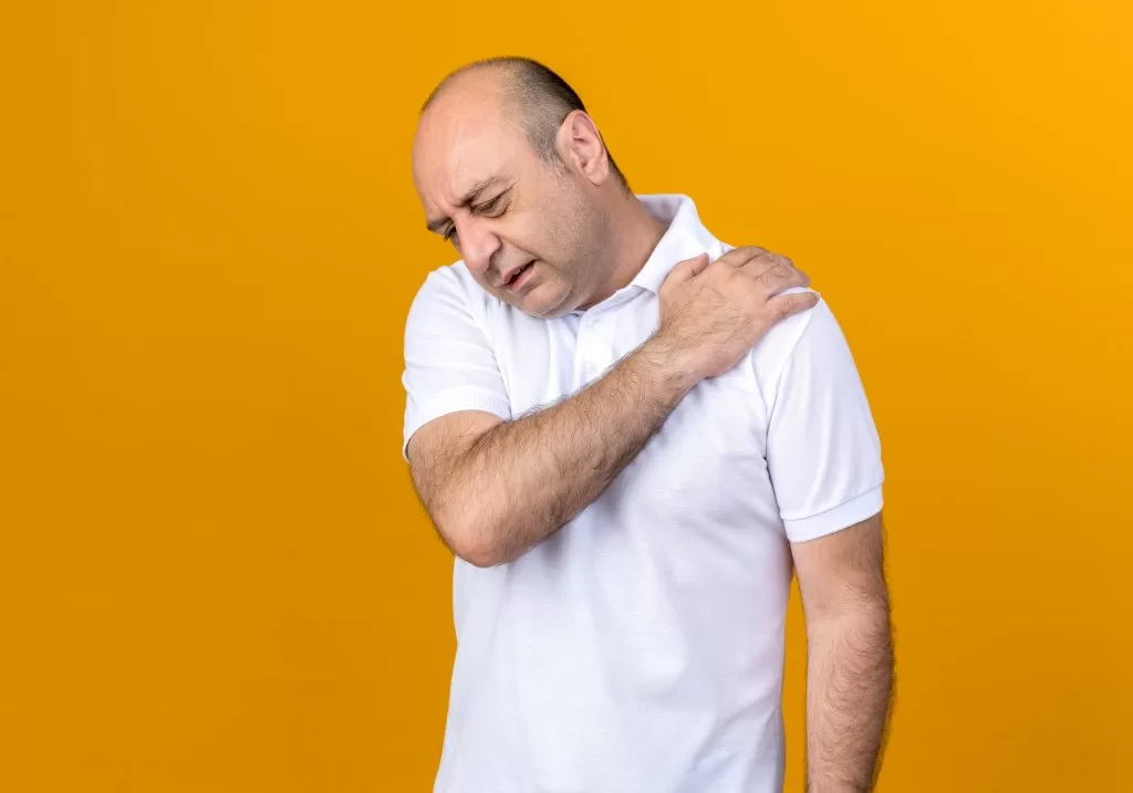 O que causa tendinite no ombro? Entenda para prevenir